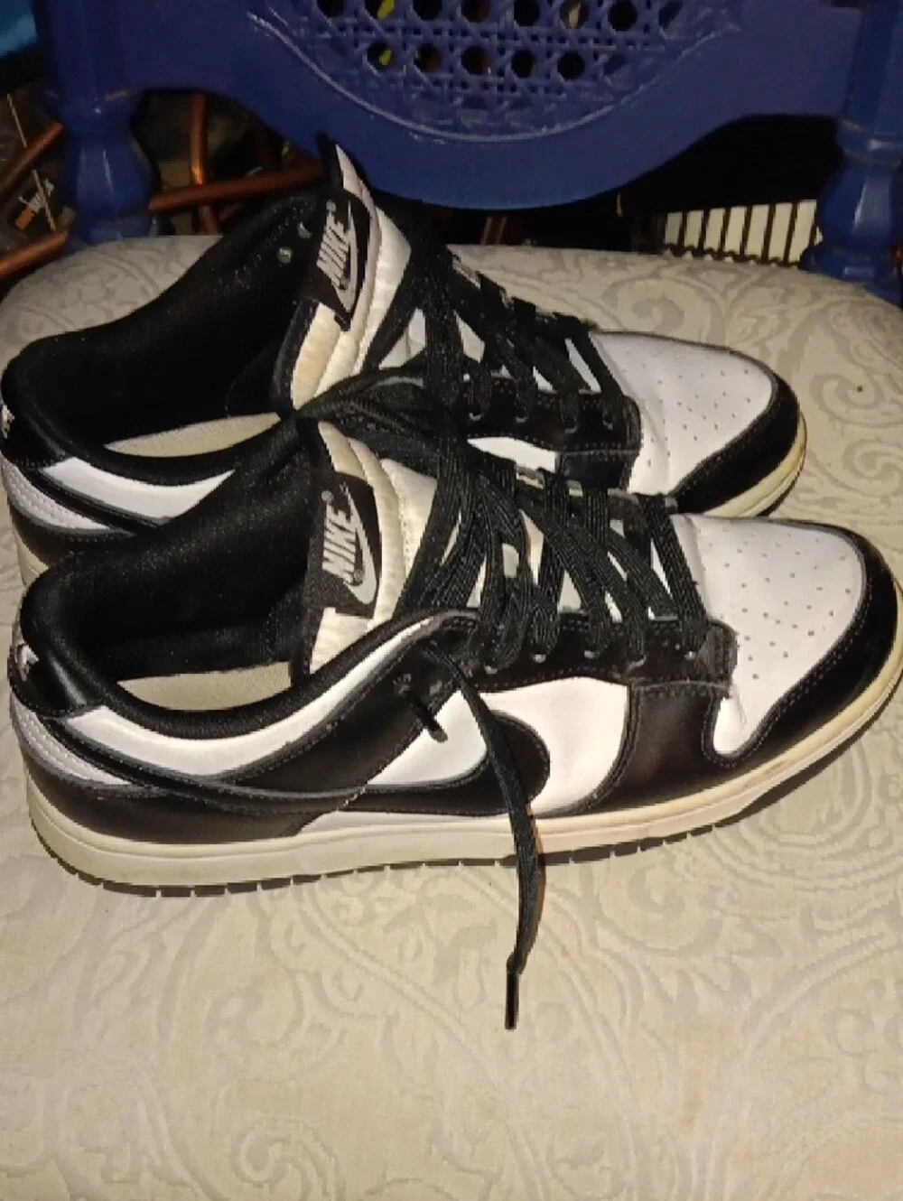 Nike Men’s Black and White Low-Top Sneakers